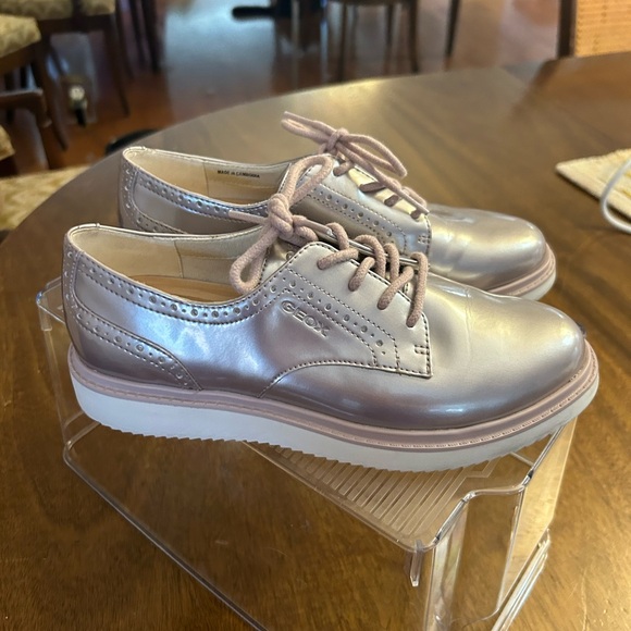 Geox Respira Italian patent leather rose gold oxfords, size EUR 36, US 6 - Picture 2 of 6